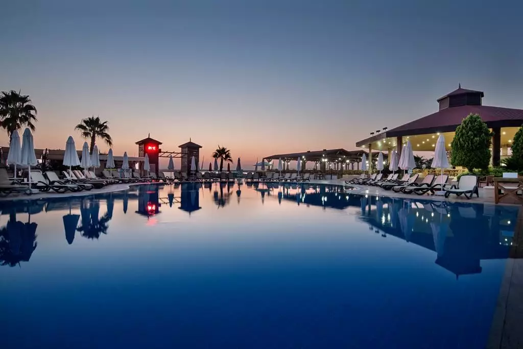 هتل کریستال فلورا بیچ آنتالیا